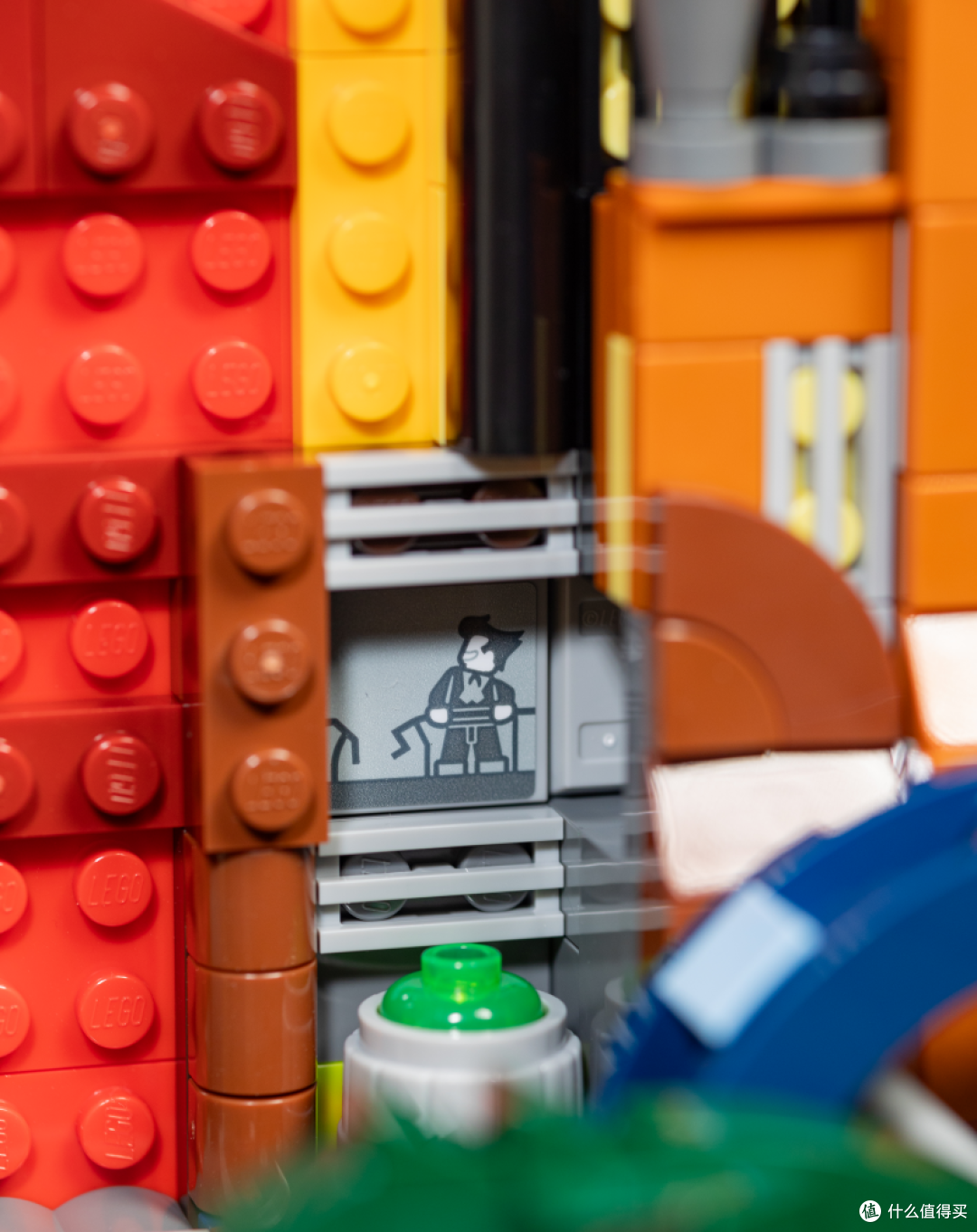 献给黑暗骑士迷的华美情书——LEGO 76271蝙蝠侠：动画版哥谭市套装