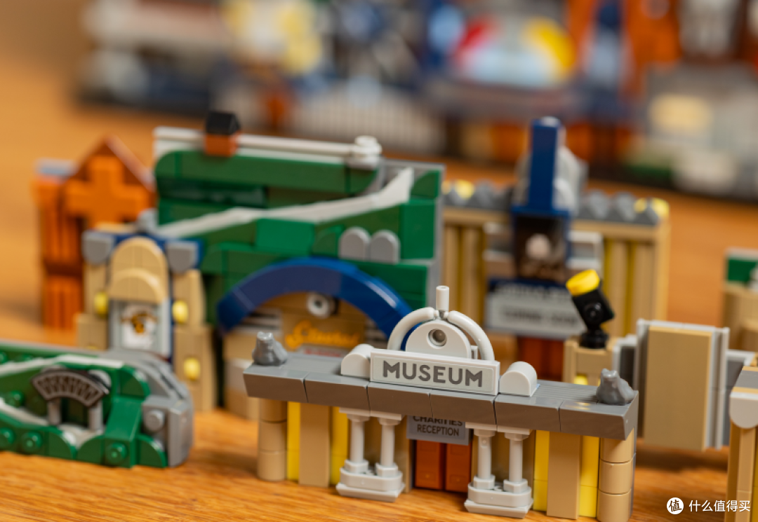 献给黑暗骑士迷的华美情书——LEGO 76271蝙蝠侠：动画版哥谭市套装