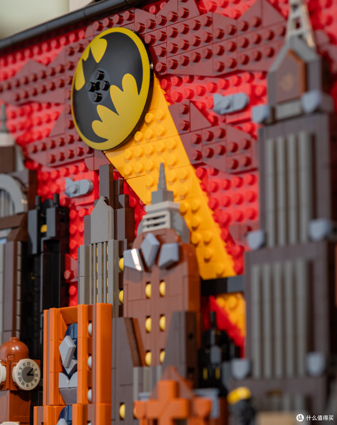 献给黑暗骑士迷的华美情书——LEGO 76271蝙蝠侠：动画版哥谭市套装