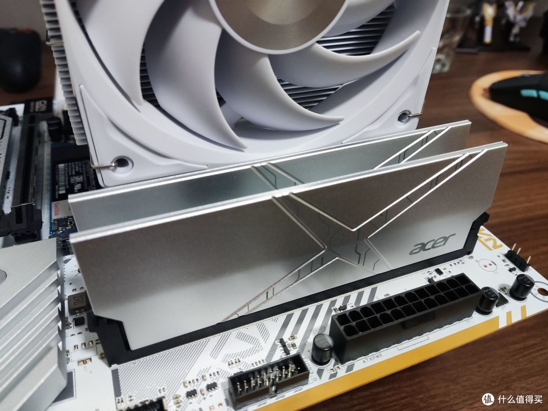 Acer HT200 DDR5-6400超频内存条——主打电竞的高频内存,性能究竟如何?