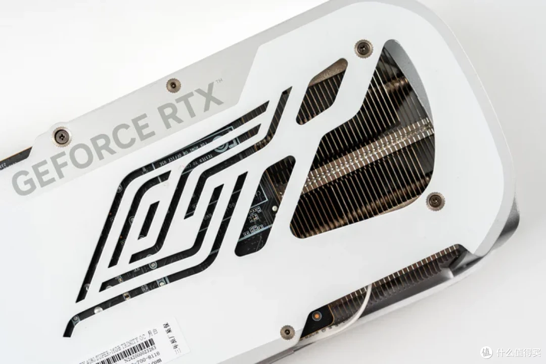 特立独行双龙限定—iGame Z790甲辰智龙+海韵甲辰青龙+索泰4080S月白+联力飒01装机分享