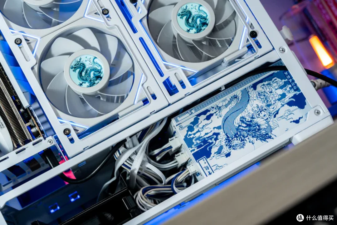 特立独行双龙限定—iGame Z790甲辰智龙+海韵甲辰青龙+索泰4080S月白+联力飒01装机分享