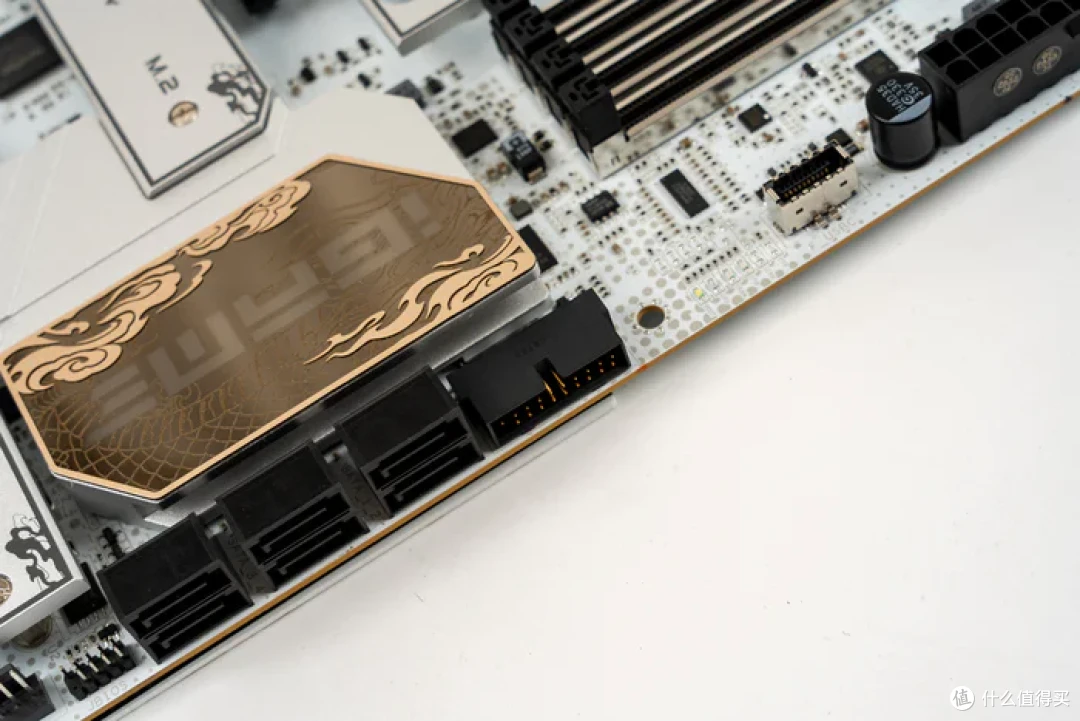 特立独行双龙限定—iGame Z790甲辰智龙+海韵甲辰青龙+索泰4080S月白+联力飒01装机分享