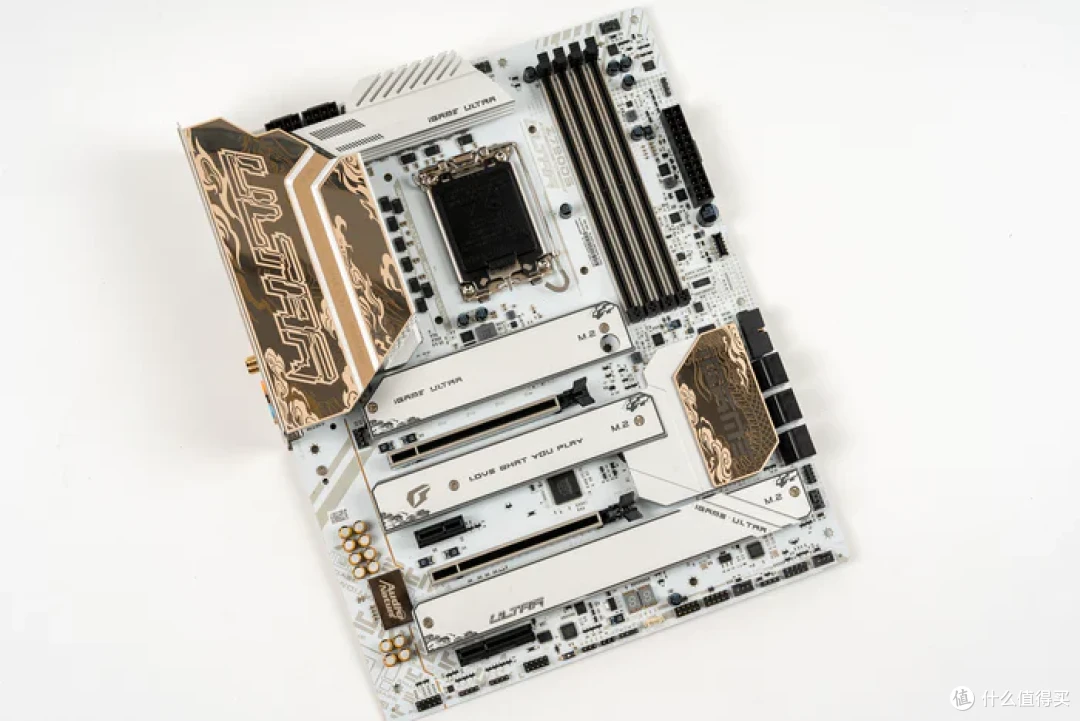 特立独行双龙限定—iGame Z790甲辰智龙+海韵甲辰青龙+索泰4080S月白+联力飒01装机分享