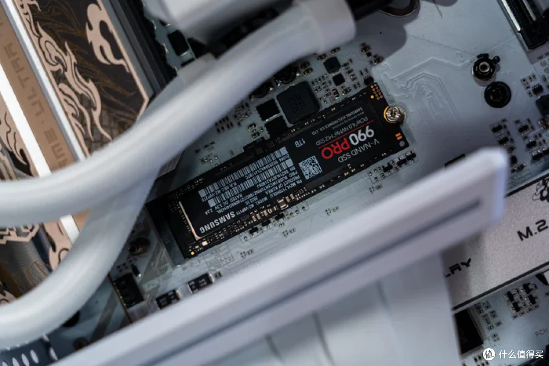 特立独行双龙限定—iGame Z790甲辰智龙+海韵甲辰青龙+索泰4080S月白+联力飒01装机分享