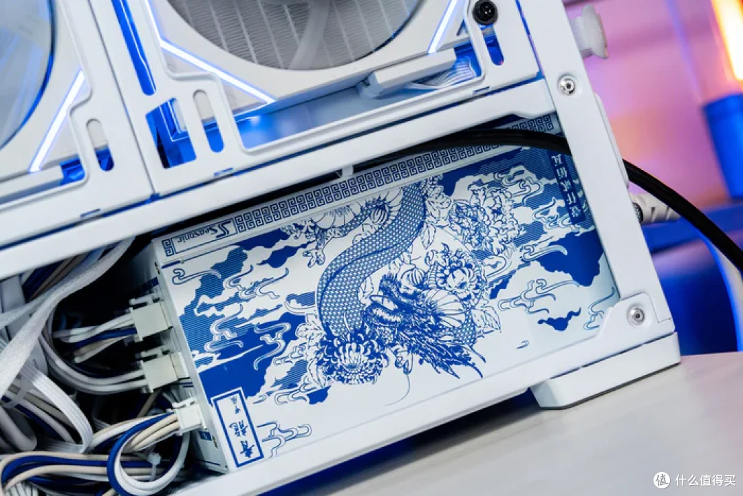 特立独行双龙限定—iGame Z790甲辰智龙+海韵甲辰青龙+索泰4080S月白+联力飒01装机分享