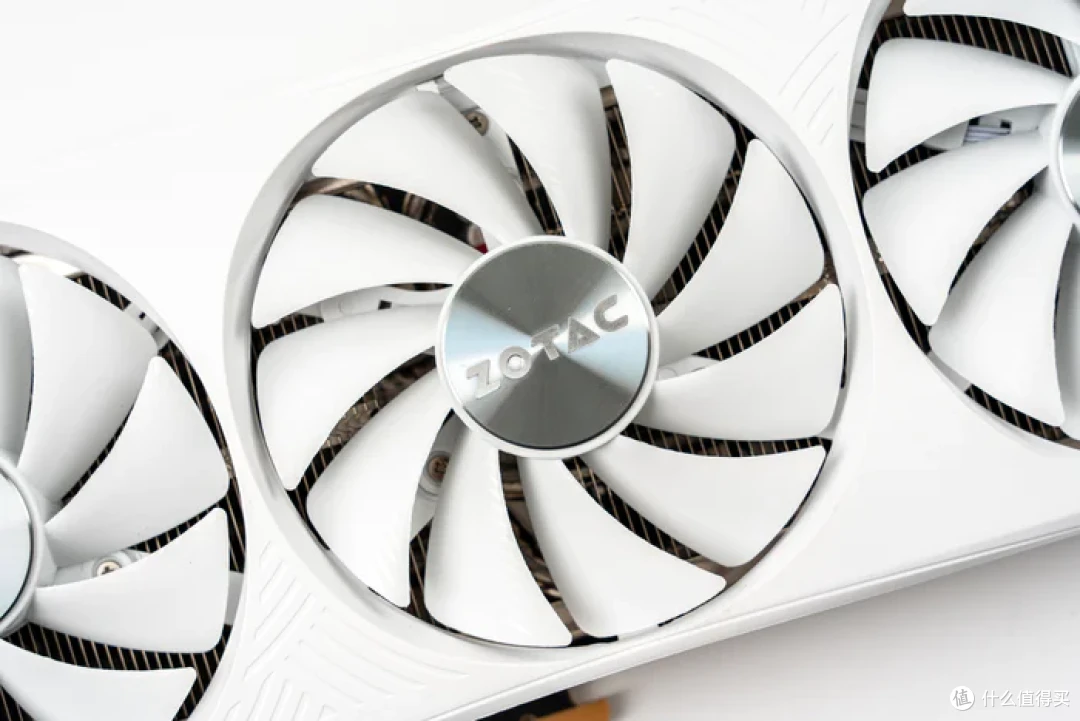 特立独行双龙限定—iGame Z790甲辰智龙+海韵甲辰青龙+索泰4080S月白+联力飒01装机分享