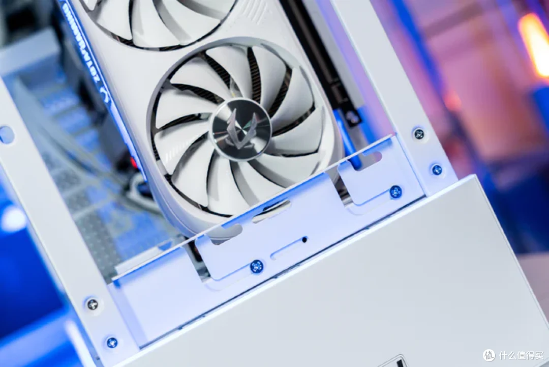 特立独行双龙限定—iGame Z790甲辰智龙+海韵甲辰青龙+索泰4080S月白+联力飒01装机分享