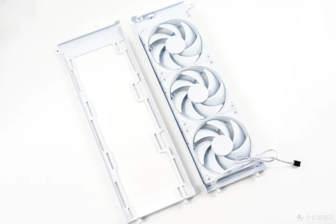 特立独行双龙限定—iGame Z790甲辰智龙+海韵甲辰青龙+索泰4080S月白+联力飒01装机分享
