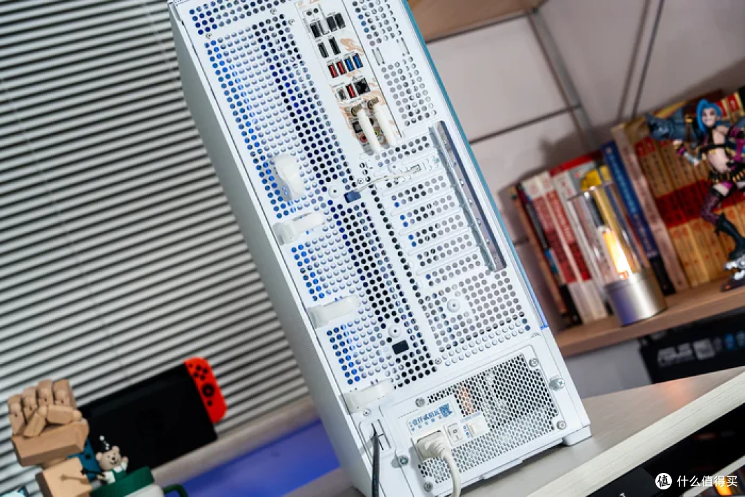 特立独行双龙限定—iGame Z790甲辰智龙+海韵甲辰青龙+索泰4080S月白+联力飒01装机分享