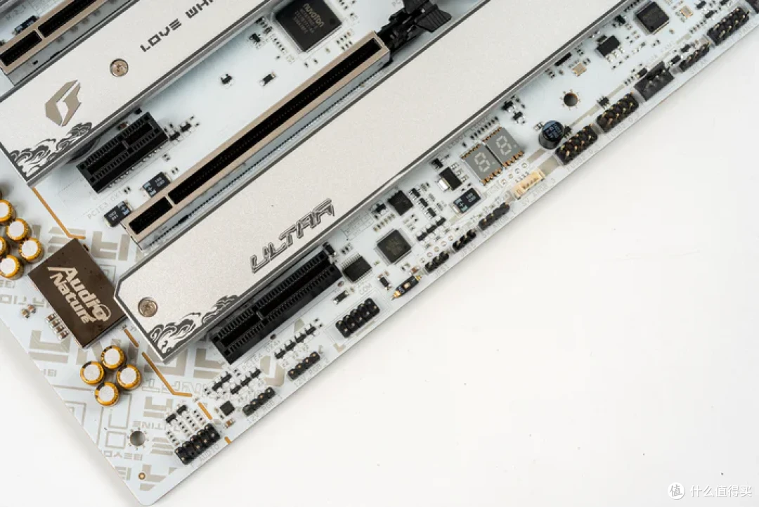特立独行双龙限定—iGame Z790甲辰智龙+海韵甲辰青龙+索泰4080S月白+联力飒01装机分享