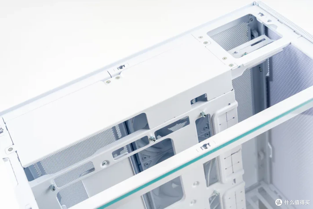 特立独行双龙限定—iGame Z790甲辰智龙+海韵甲辰青龙+索泰4080S月白+联力飒01装机分享