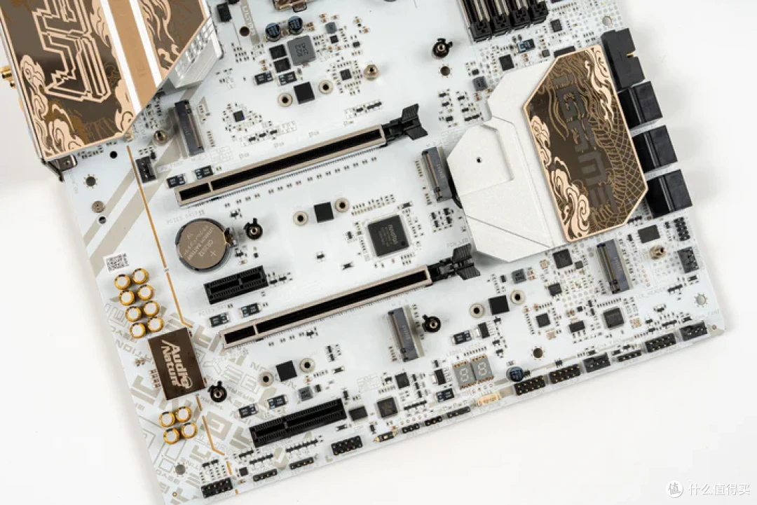 特立独行双龙限定—iGame Z790甲辰智龙+海韵甲辰青龙+索泰4080S月白+联力飒01装机分享