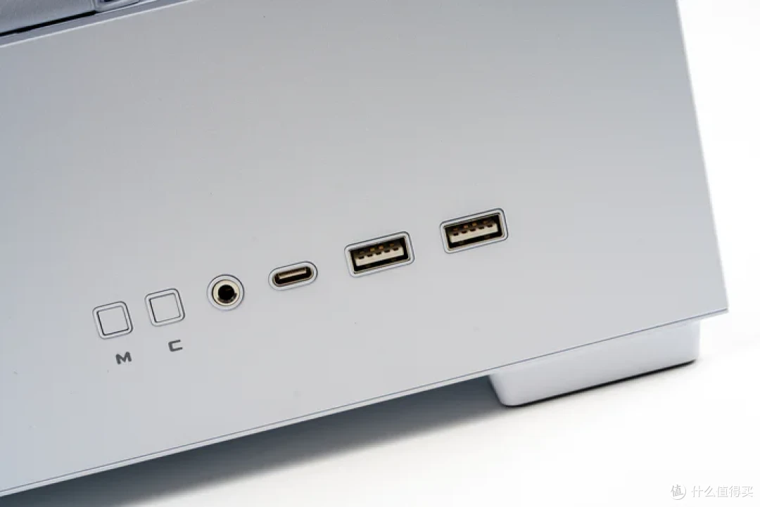 特立独行双龙限定—iGame Z790甲辰智龙+海韵甲辰青龙+索泰4080S月白+联力飒01装机分享