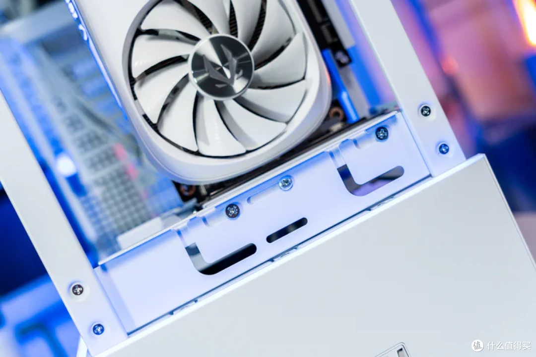 特立独行双龙限定—iGame Z790甲辰智龙+海韵甲辰青龙+索泰4080S月白+联力飒01装机分享