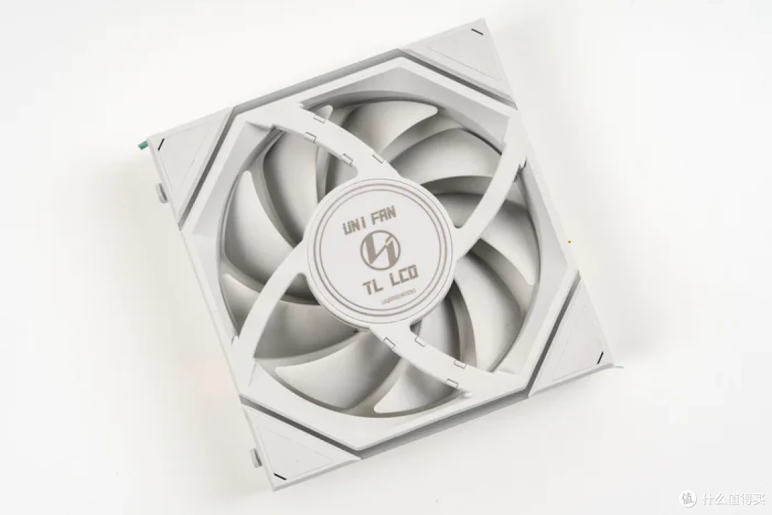 特立独行双龙限定—iGame Z790甲辰智龙+海韵甲辰青龙+索泰4080S月白+联力飒01装机分享