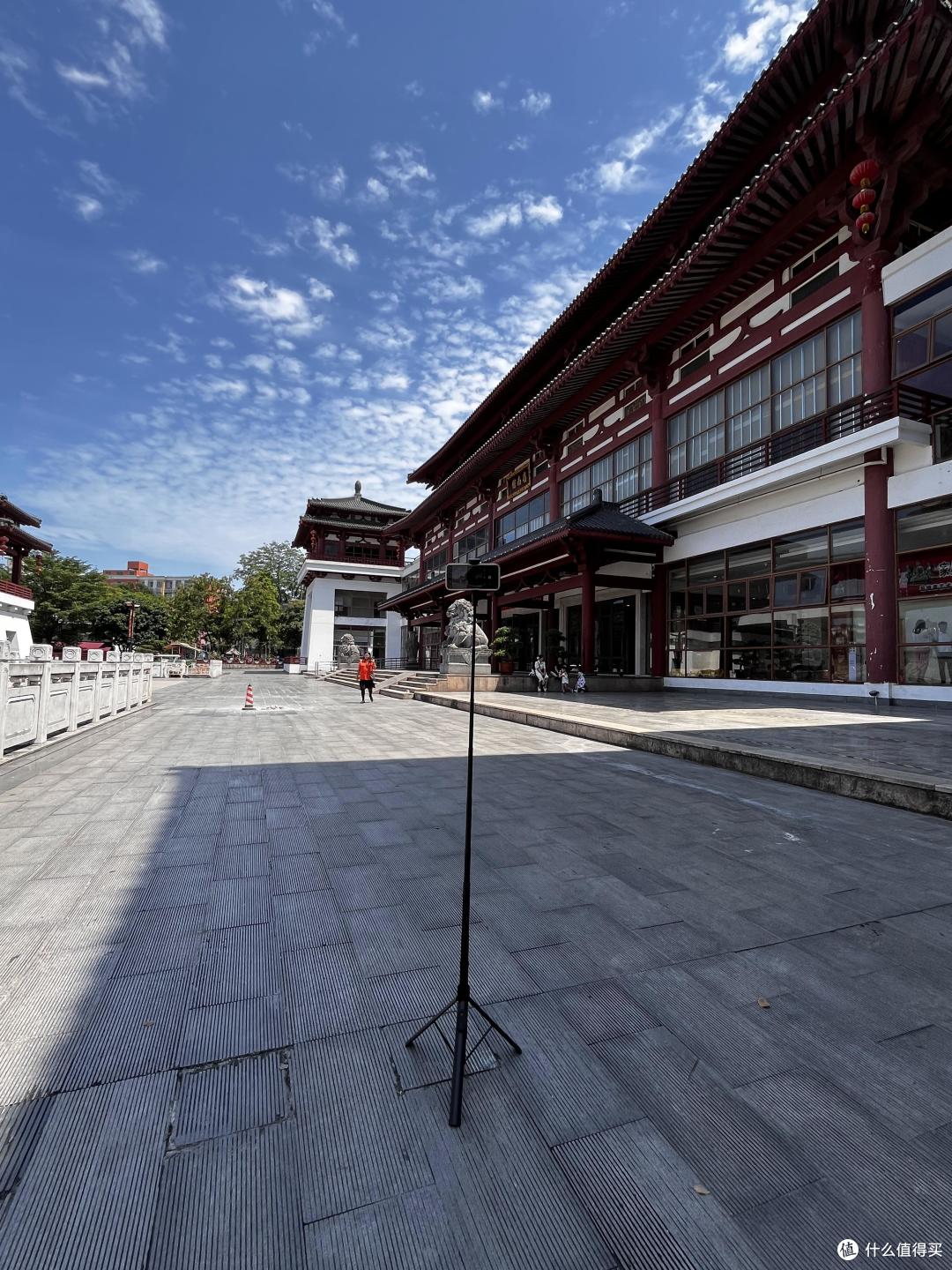 自拍杆的革新之作?SEAJIC施吉客落地自动弹开支架全方位测评