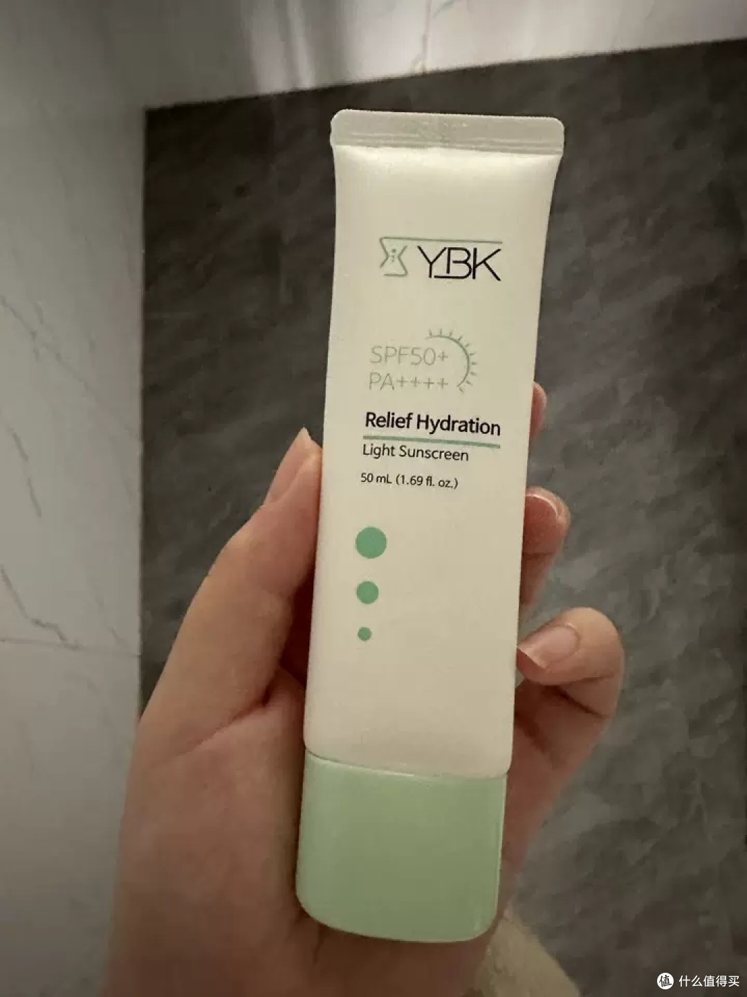 YBK颜必科防晒霜:清透舒润,干油皮通吃的水润隔离乳