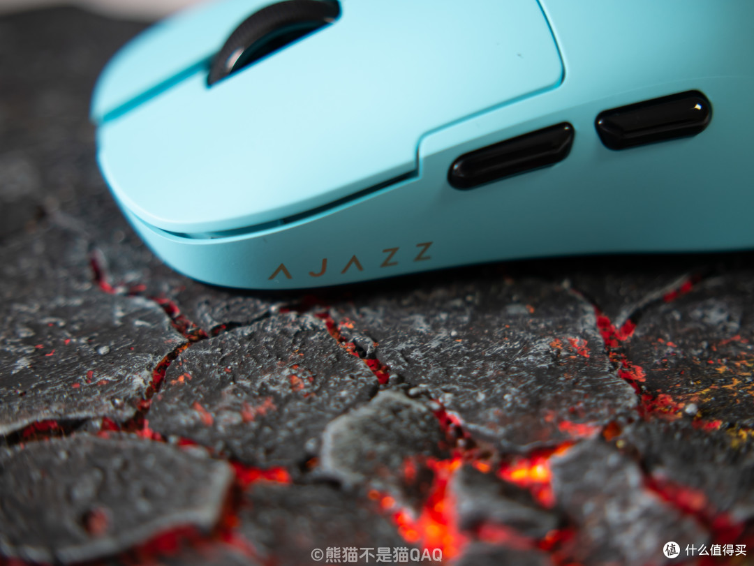 全屏时代,黑爵AJ159 APEX——性能顶满的“桌搭”鼠标