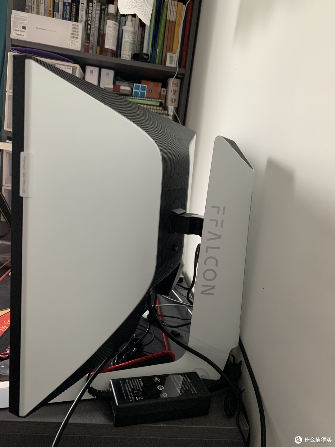 这看起来是个好鸟——雷鸟Q7 miniLED显示器