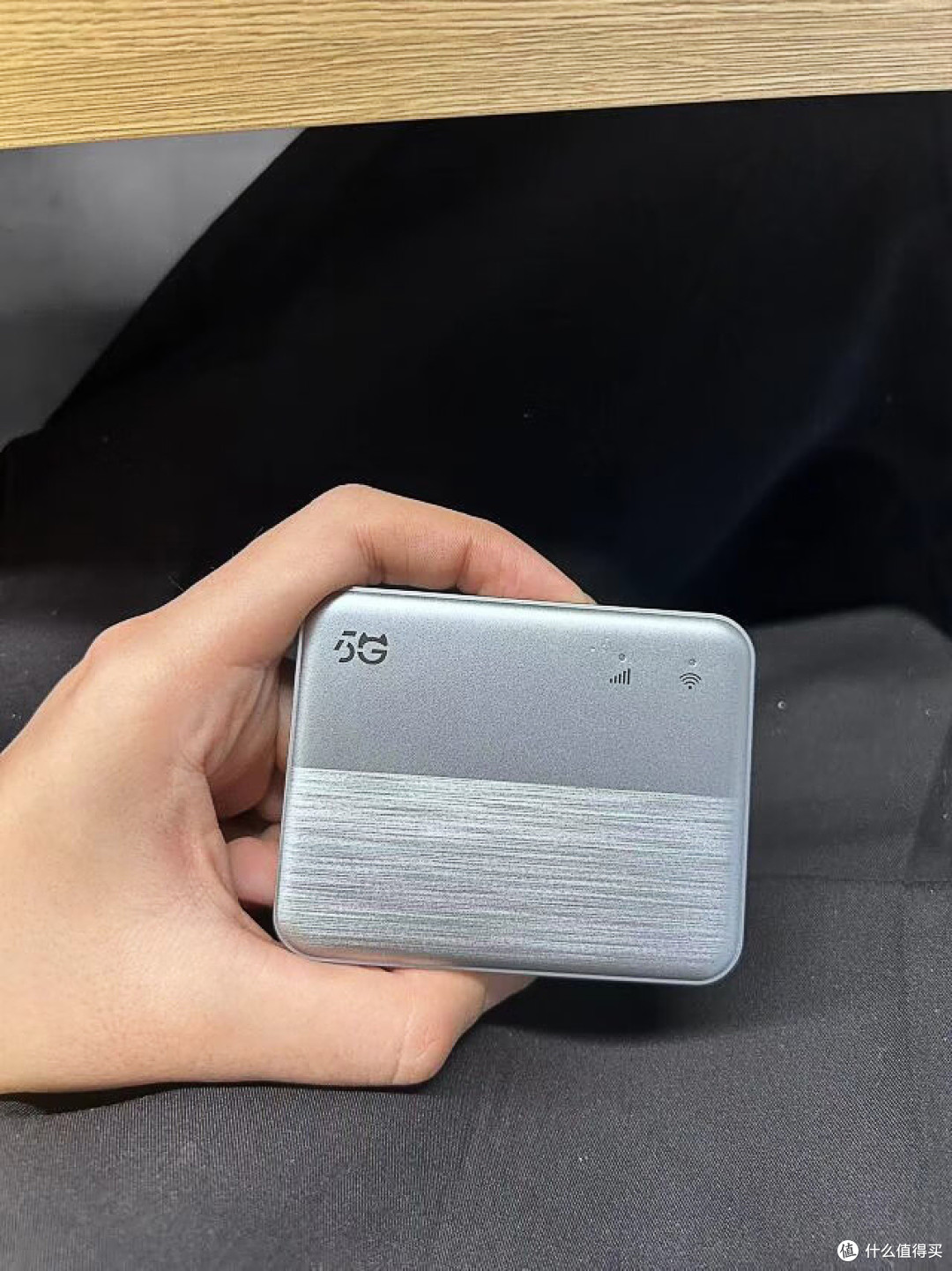 飞猫U20：5G随身WiFi，还能当移动硬盘用