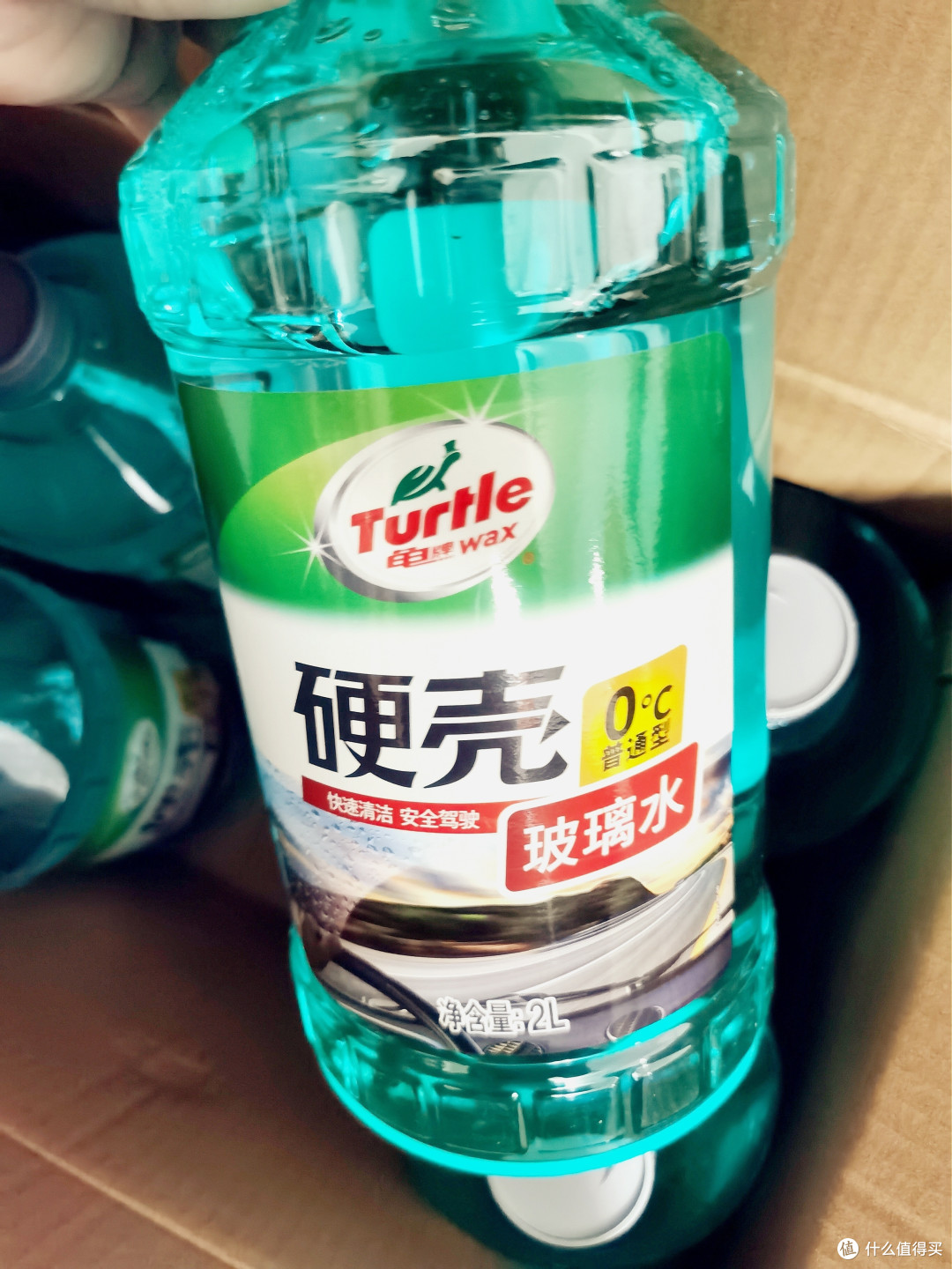 龟牌硬壳玻璃水汽车族的清洁神器