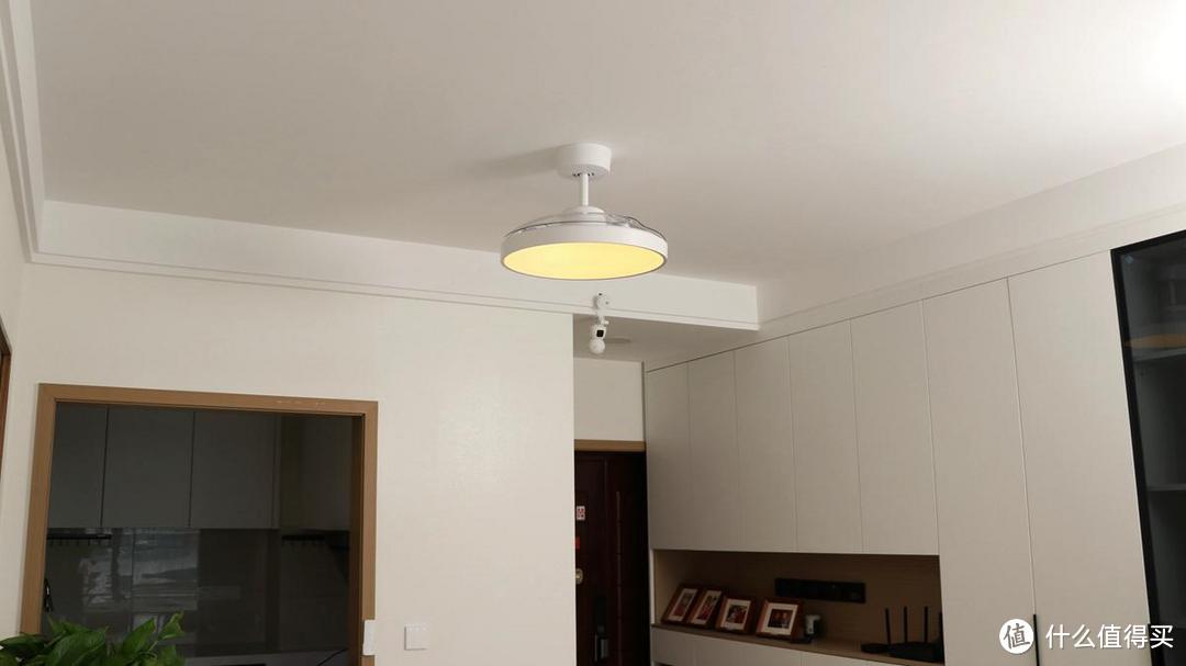 小米米家新品发布：42英寸风扇灯结合照明和舒适自然风，惊艳亮相