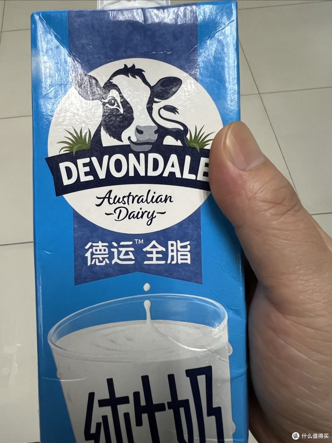 德运全脂纯牛奶，营养满分，每天早上可以喝一杯的！