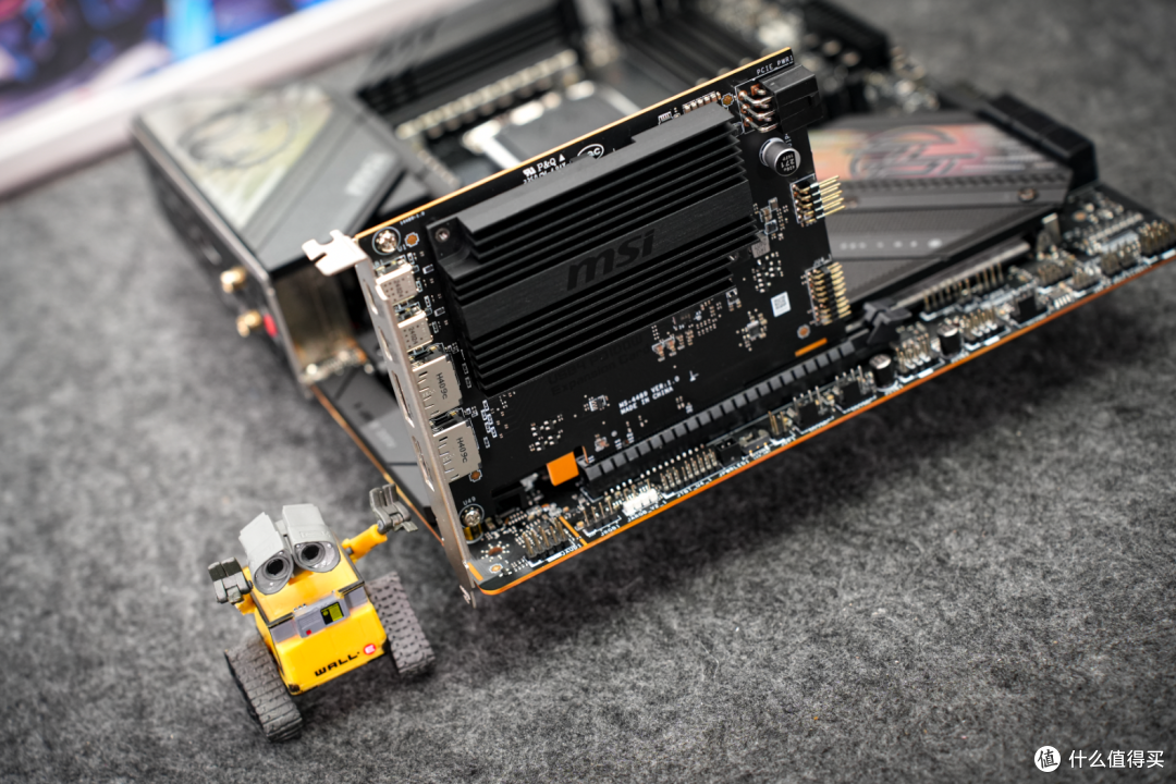 3K元段最强Z790?微星MPG Z790 CARBON MAX WIFI II暗黑主板开箱+拆解