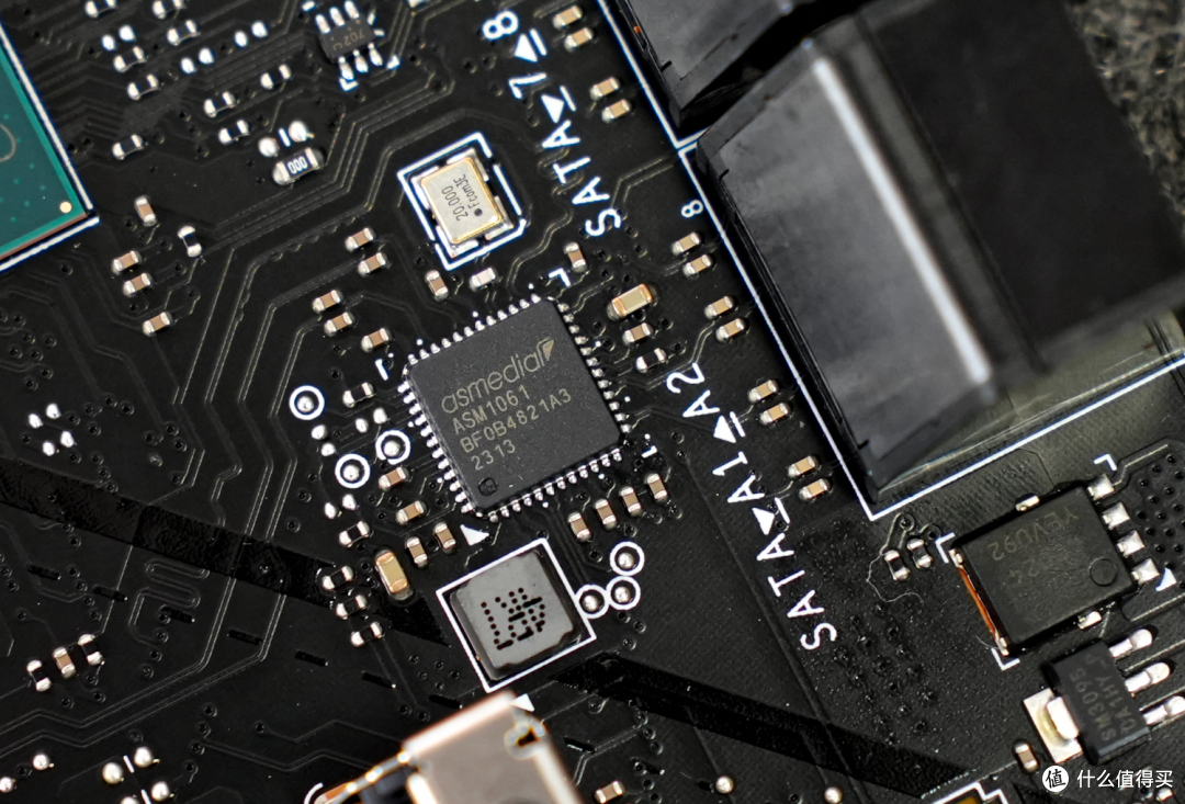 3K元段最强Z790?微星MPG Z790 CARBON MAX WIFI II暗黑主板开箱+拆解