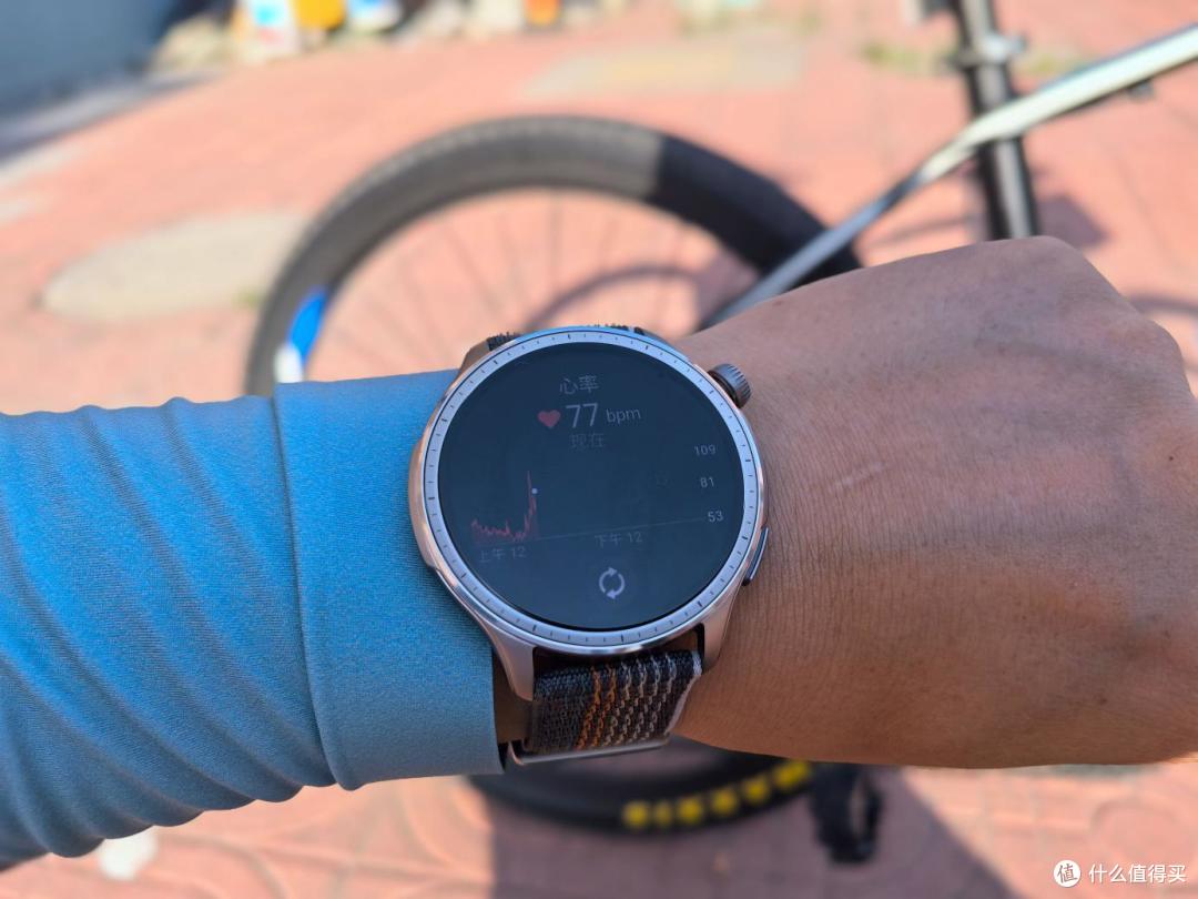 华米Amazfit balance手表,健康骑行好伴侣