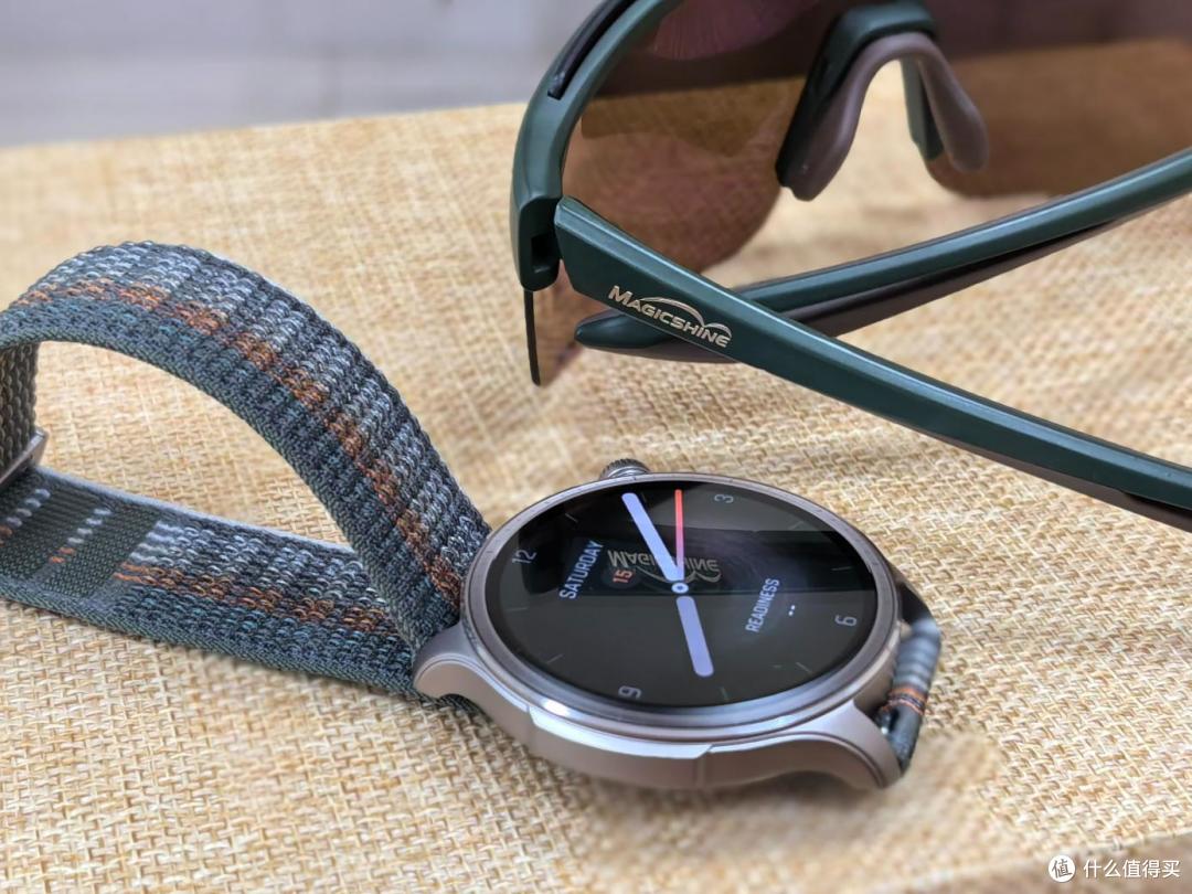 华米Amazfit balance手表,健康骑行好伴侣