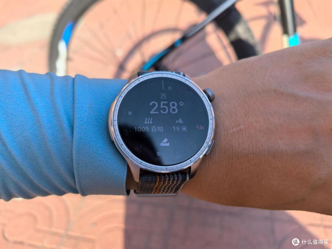 华米Amazfit balance手表,健康骑行好伴侣