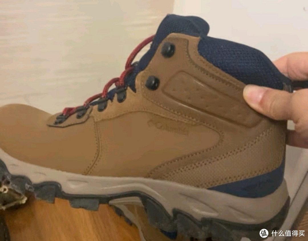 Columbia哥伦比亚户外男子抓地防水耐磨旅行野营徒步登山鞋BM3970 234(棕色) 42 (27cm)
