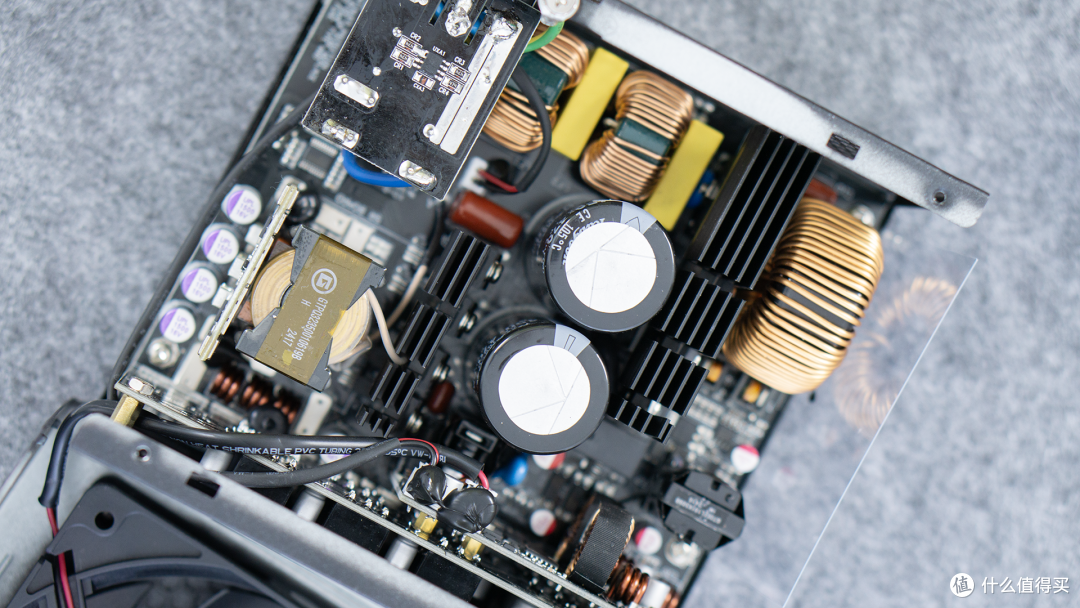我把899的电源给拆了!艾湃电竞 GTR Plus-1000M到底值不值?