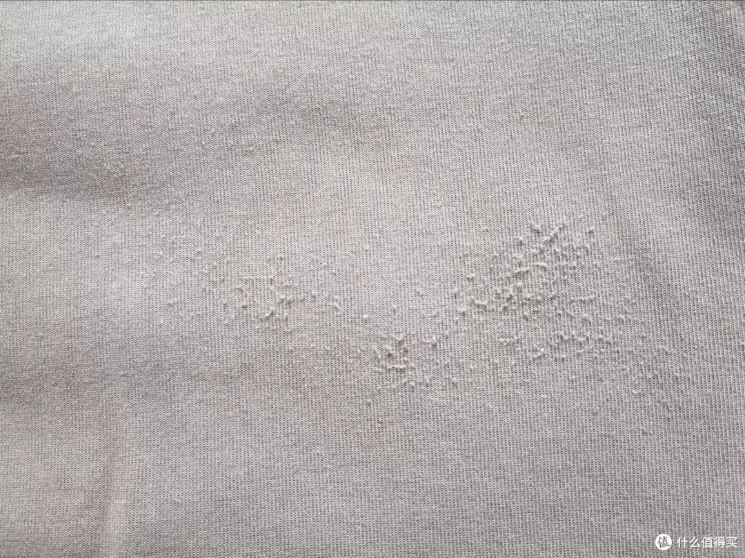 这个毛球修剪器人手一个，非常方便好用不伤衣服。