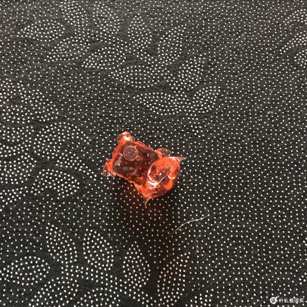 囤了好多立白洗衣凝珠，既能除菌还能除螨，清洁衣物，松松软软，干干净净。