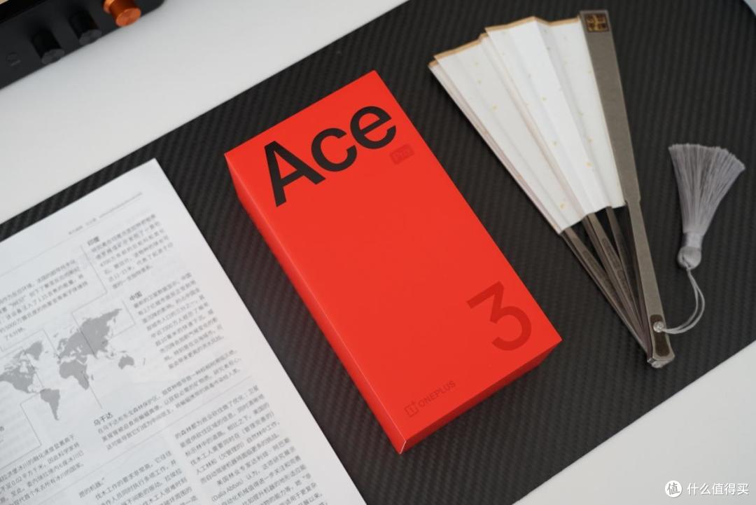 搭载6100mAh冰川电池手感居然这么好:一加Ace 3 Pro手机开箱分享