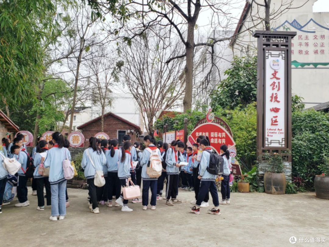 广西“少年狼兵”吹响集结号!山边村军事夏令营,给孩子成长蜕变