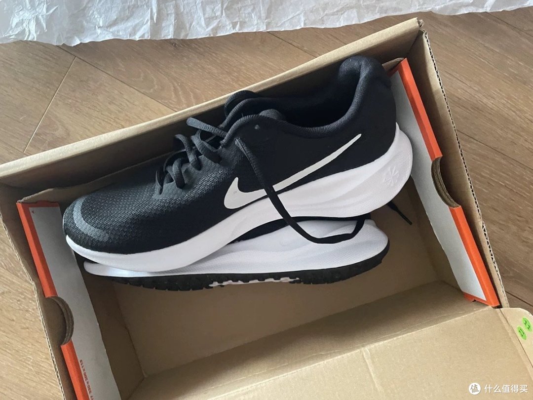 Nike Revolution 7:夏季公路跑步的优选伴侣