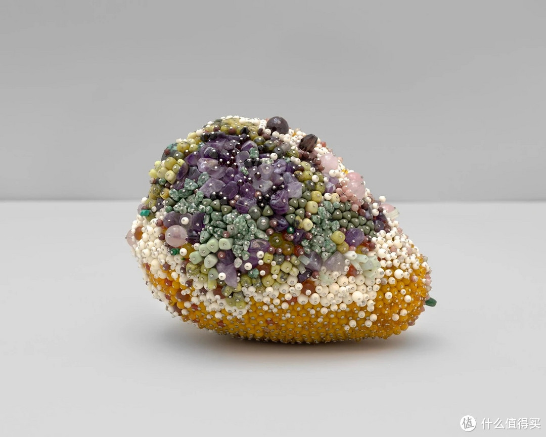 “烂水果”宝石雕塑，颠覆想象的另类美！