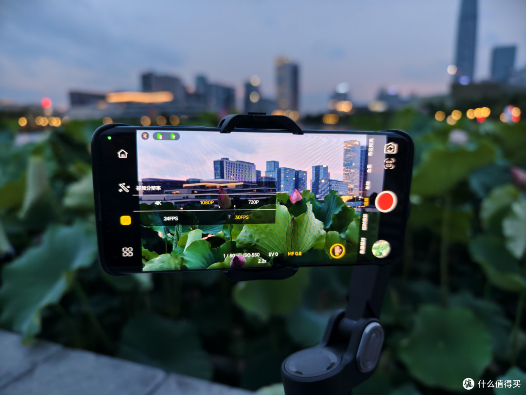 买手机送的奥川Smart XE手机稳定器,矮油,还不错哦