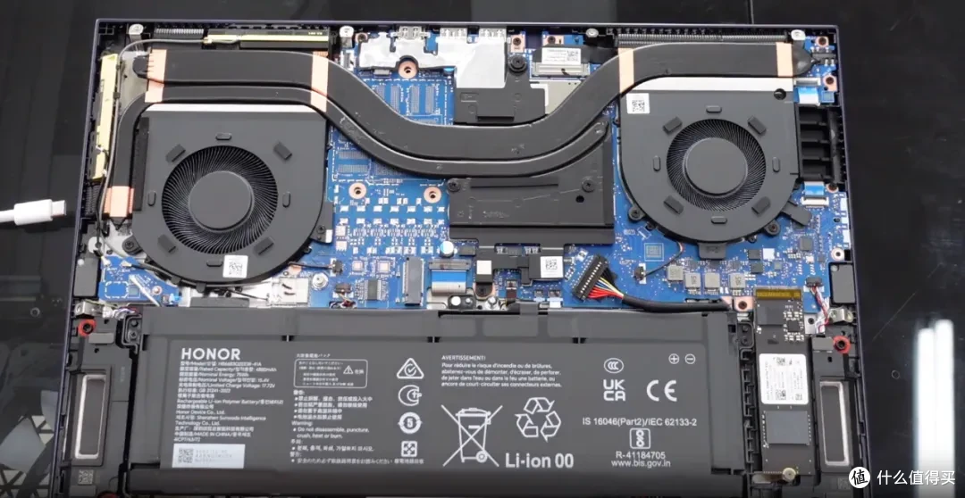 荣耀magicbook pro 16对无界15x暴风雪 谁是更好的大屏高颜轻薄本?