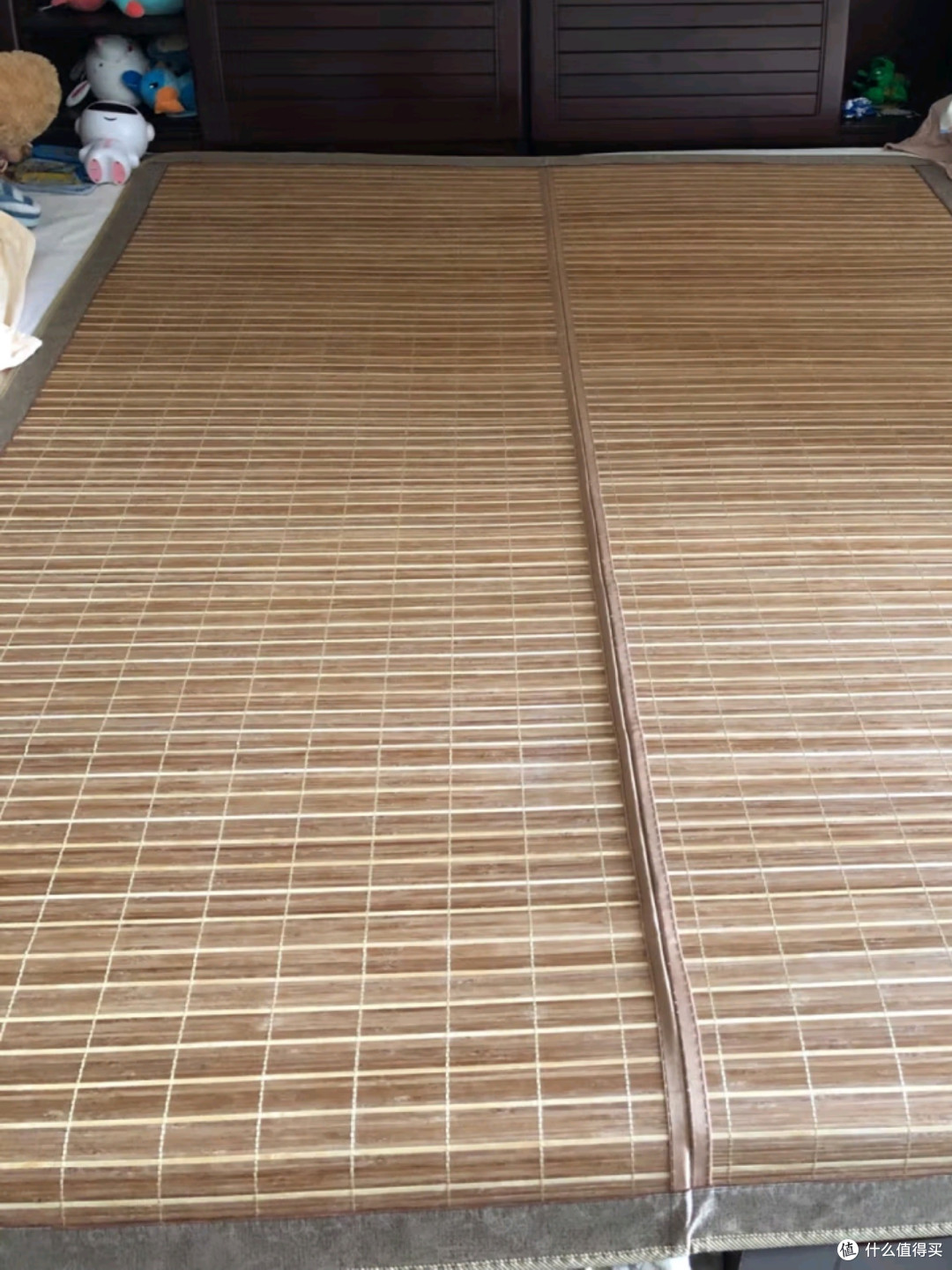 精选头层竹材,九洲鹿碳化凉席,让每一晚都如置身竹林深处