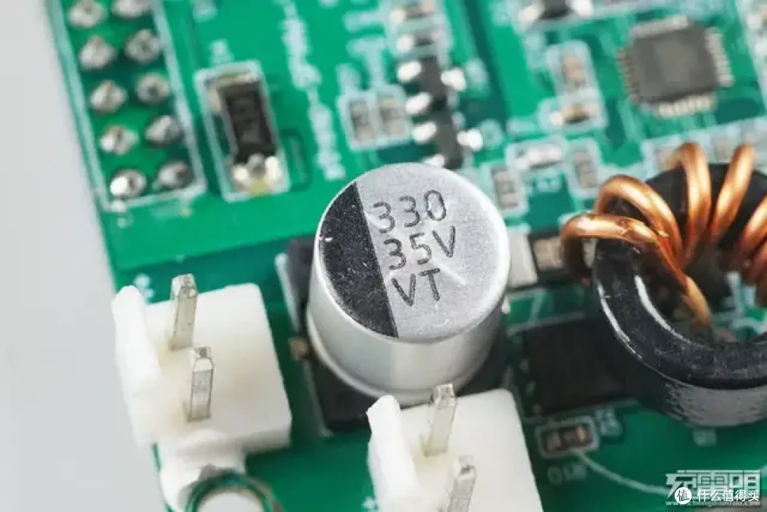 内置45颗LG18650动力电芯,sthssp PES-A8便携式储能电源拆解