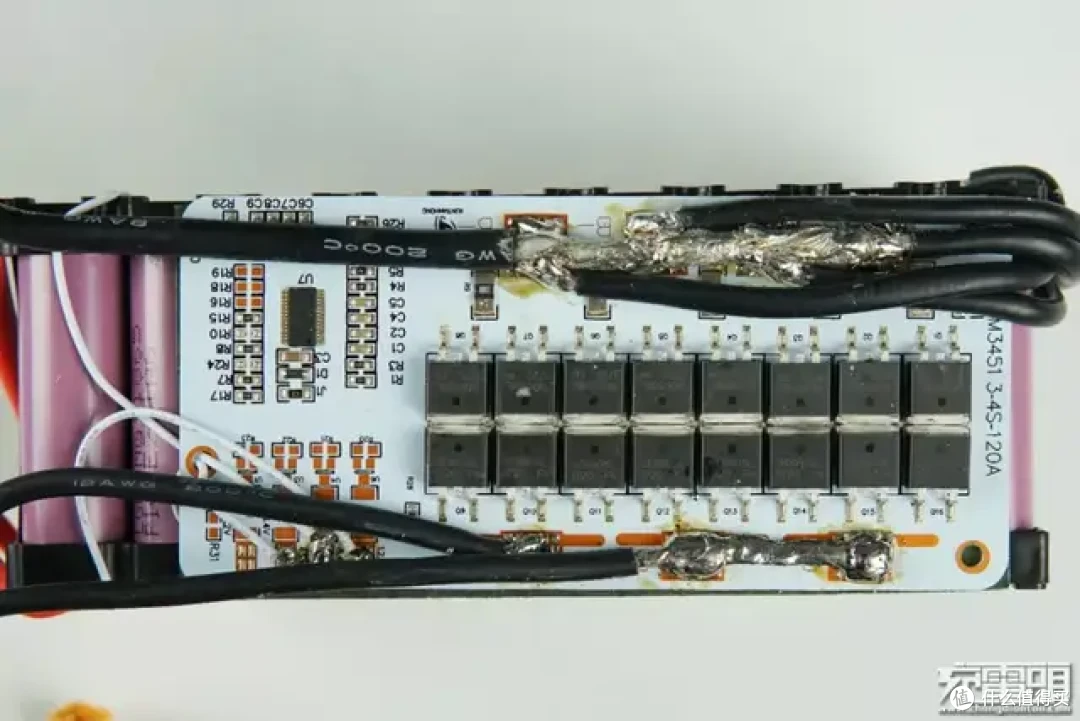 内置45颗LG18650动力电芯,sthssp PES-A8便携式储能电源拆解