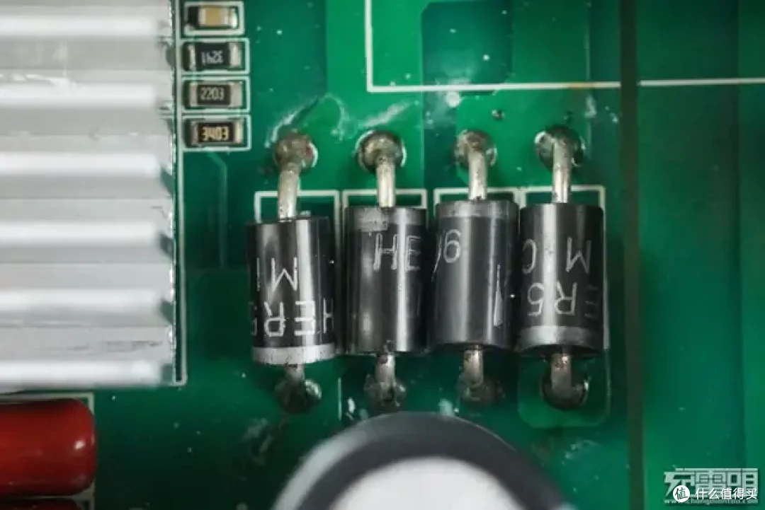内置45颗LG18650动力电芯,sthssp PES-A8便携式储能电源拆解