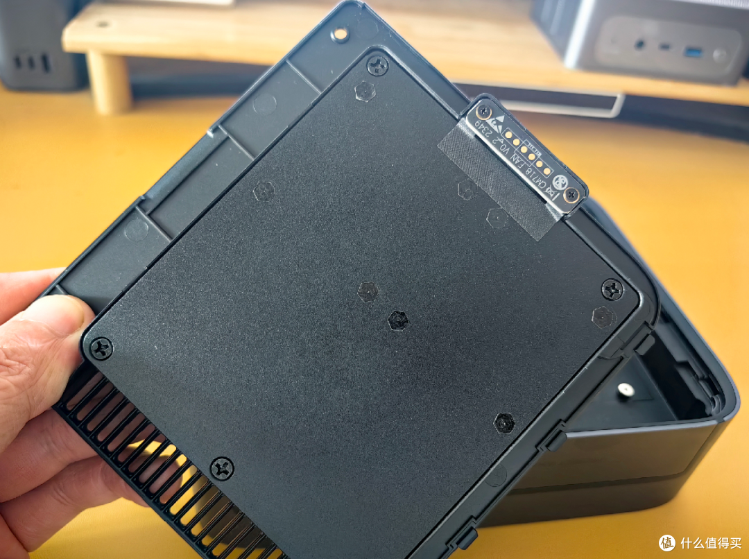 绿联首款全闪四盘位私有云 DXP480T Plus 开箱赏析【无测评】