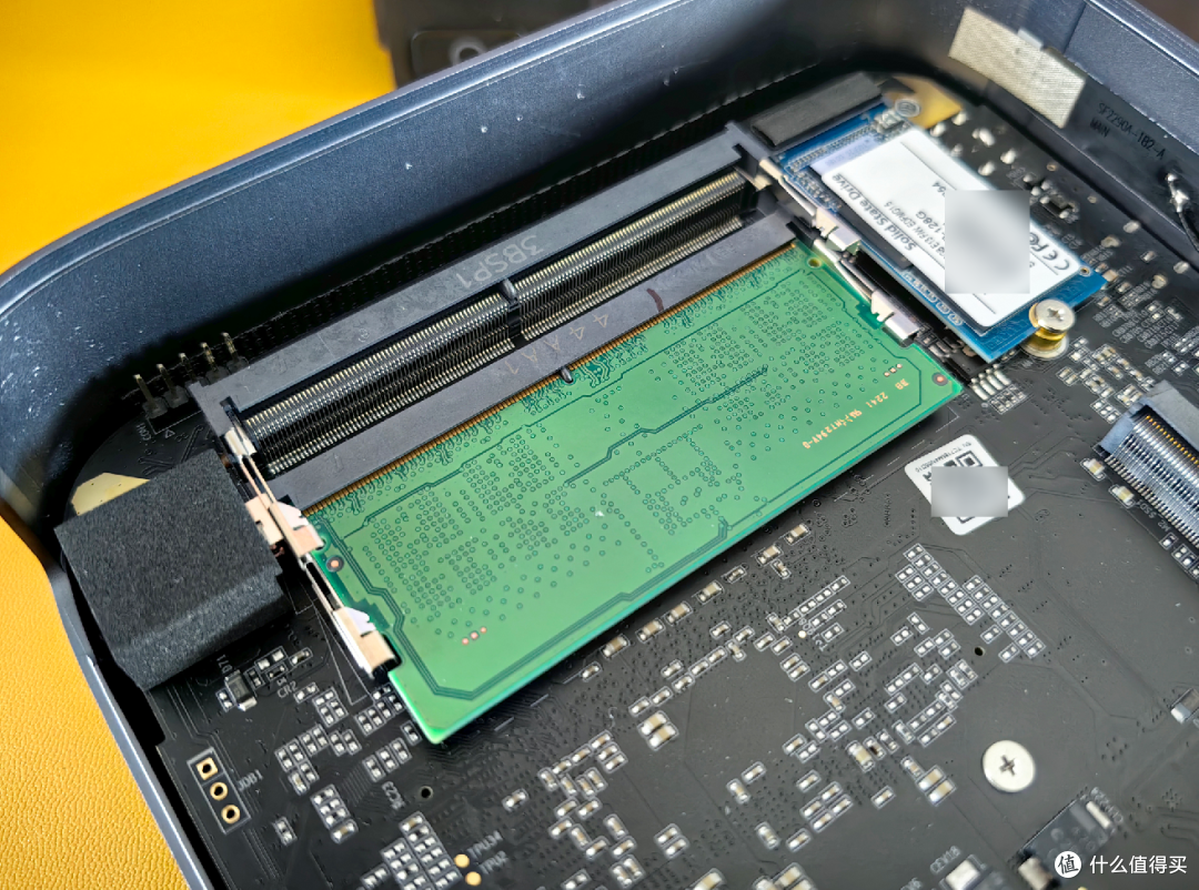 绿联首款全闪四盘位私有云 DXP480T Plus 开箱赏析【无测评】