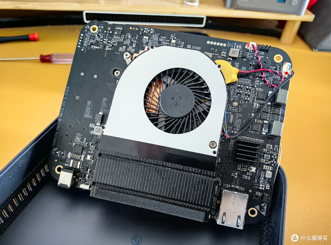 绿联首款全闪四盘位私有云 DXP480T Plus 开箱赏析【无测评】